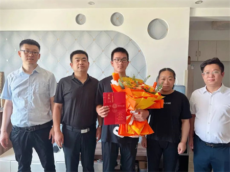 熱烈祝賀！保定理工學(xué)院藝術(shù)學(xué)院 0001 號(hào)錄取通知書(shū)已送達(dá)