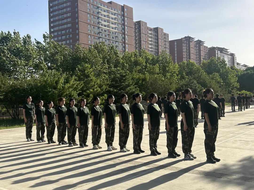 勇毅堅(jiān)韌鋼如鐵，磨礪青春熱血燃——新入職輔導(dǎo)員培訓(xùn)第三天