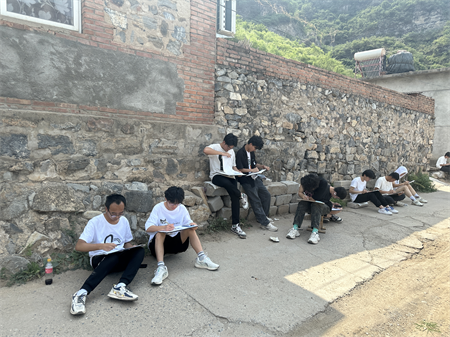 保定理工理工學院藝術學院數字媒體藝術專業寫生：用藝術描繪自然之魂