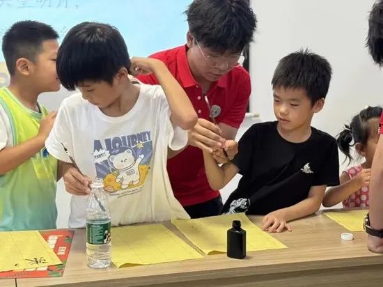 社會實踐(十七)|七彩假期護童夢,情暖童心傳文明①——保定理工學院經濟學院“三下鄉”社會實踐