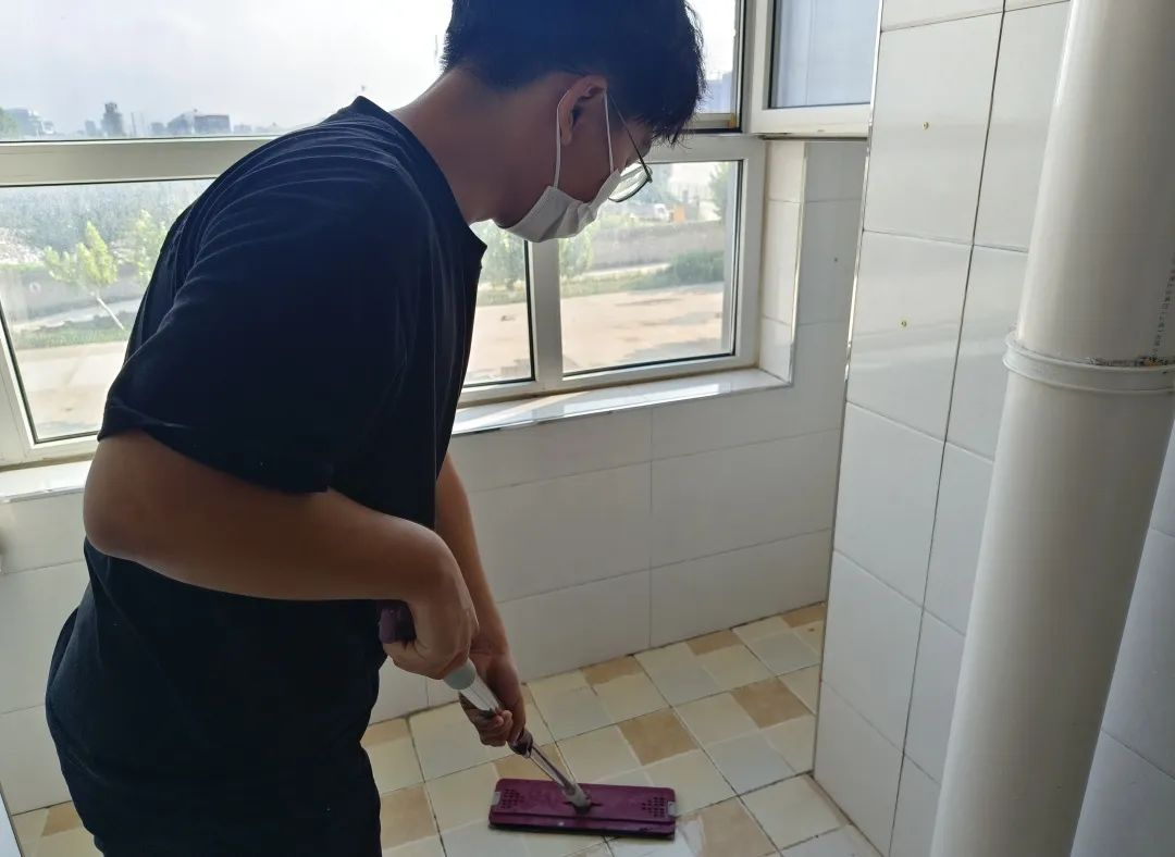 保定理工學院||以愛迎新，服務引領美好大學路
