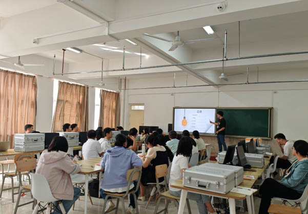 強技能，促提升—信息科學(xué)與工程學(xué)院教師技能系列培訓(xùn)（六）順利開展