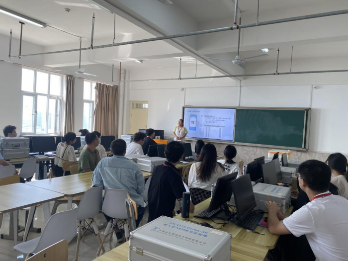 信息科學與工程學院成功舉辦秋季金課建設培訓會，助力教學質量再提升