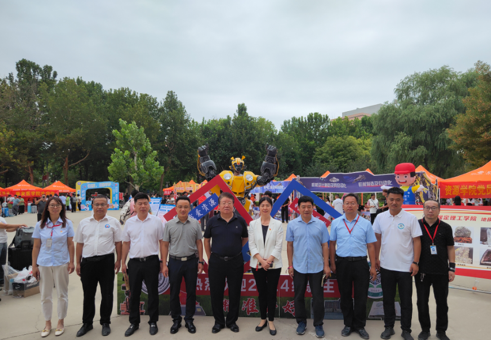 資源學院“以愛迎新,輔導員在行動”