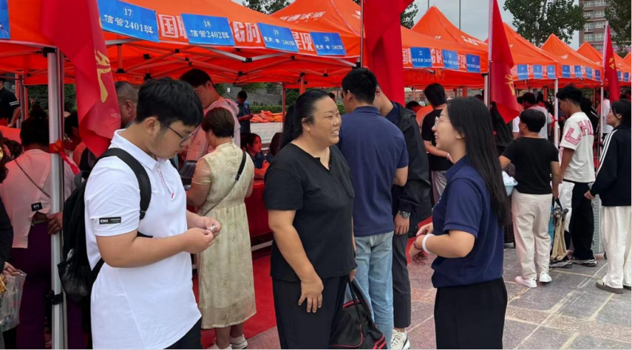 我為同學做實事 | 管理學院“同伴成長，暖心起航