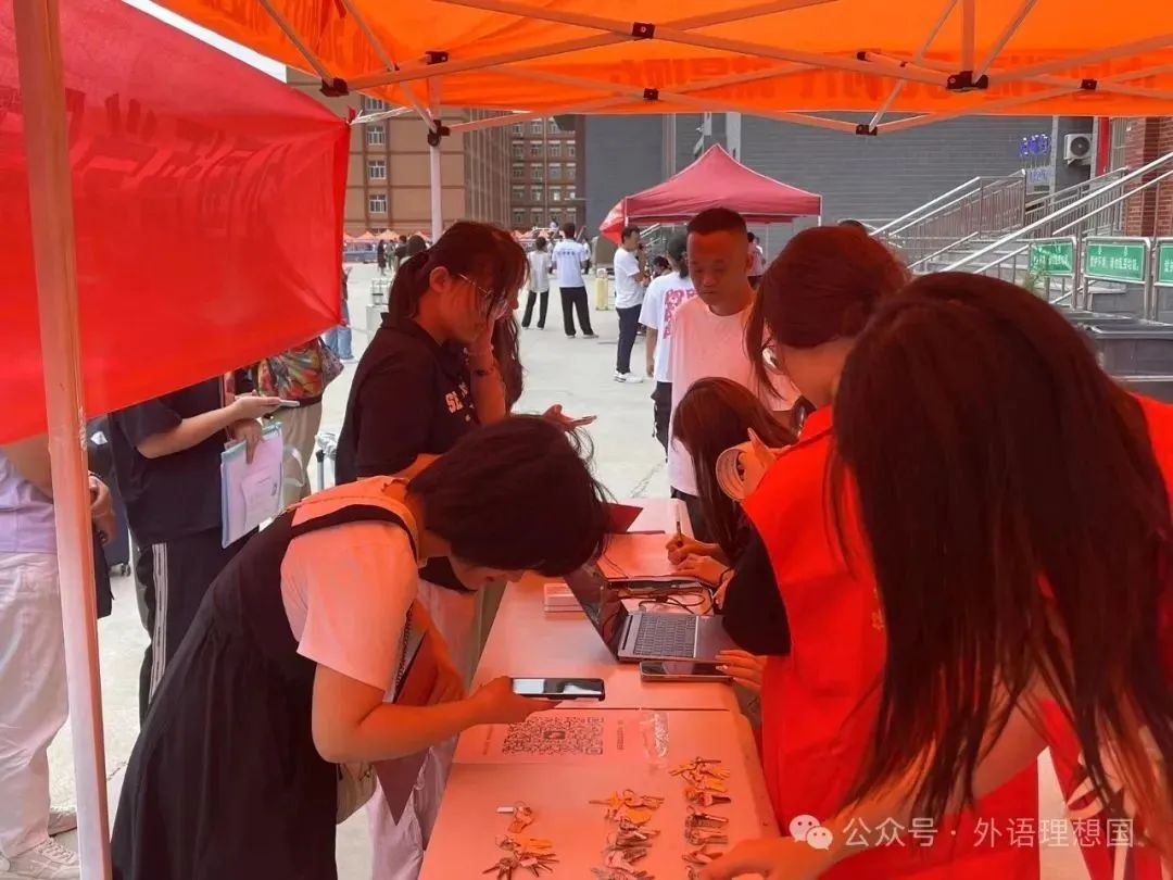 我為同學做實事 | 外國語學院“新程璀璨，迎新啟盛