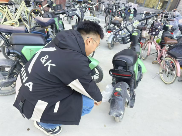 勞動教育|保定理工學院|管理學院|“彎腰彰顯個人素養，昂首爭做校園先鋒”主題志愿活動