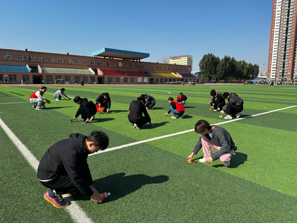 勞動教育|保定理工學院|管理學院|“彎腰彰顯個人素養，昂首爭做校園先鋒”主題志愿活動