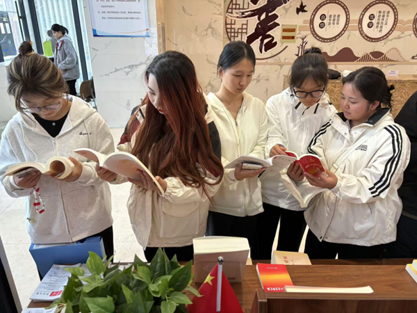 團日活動|保定理工學院|管理學院|追尋紅色記憶，傳承革命精神
