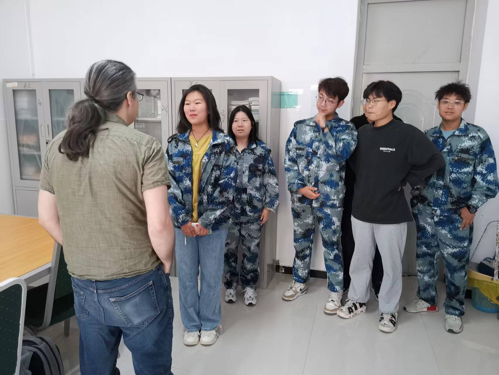 中外合作辦學項目外教與學生交流