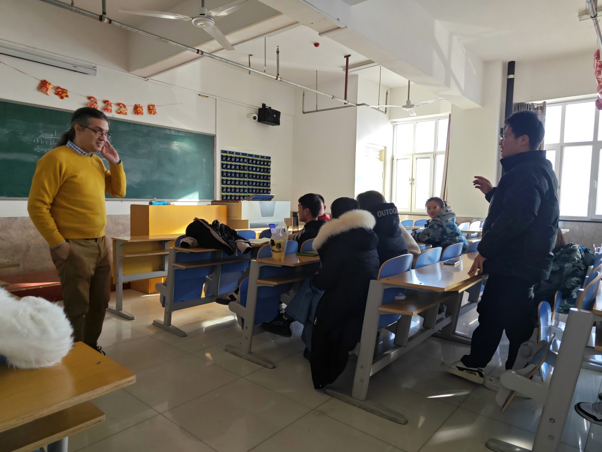 中外合作辦學項目外教與學生交流