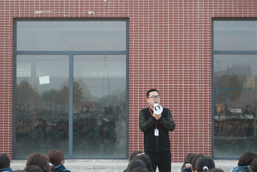 師生并進攜手遠，交流互促譜新篇