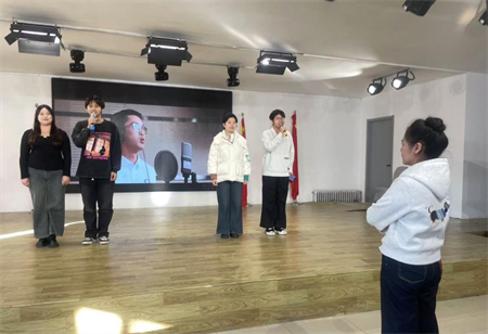 鳳凰花開，木已成材 —— 播音與主持藝術專業畢業匯演彩排精彩紛呈