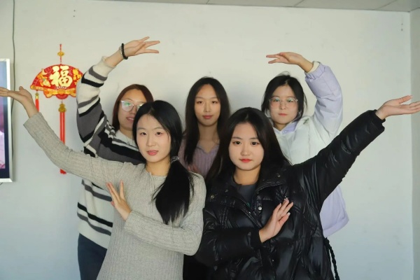 “踐行志愿精神，彰顯青春擔當”———保定理工學院康復醫(yī)學院青年志愿服務隊走進南祥園養(yǎng)老院開展志愿服務活動