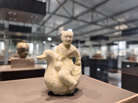 保定理工學(xué)院與大宋定瓷共商實(shí)習(xí)基地深度合作方案—校企攜手探索傳統(tǒng)文化傳承與創(chuàng)新路徑
