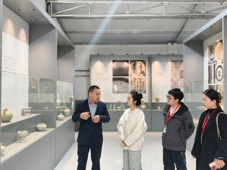 保定理工學(xué)院與大宋定瓷共商實(shí)習(xí)基地深度合作方案—校企攜手探索傳統(tǒng)文化傳承與創(chuàng)新路徑