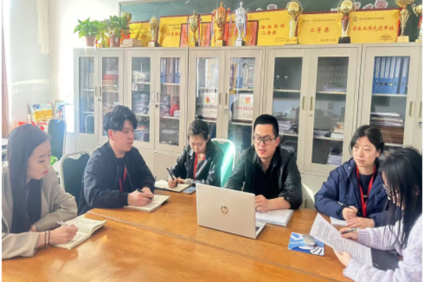 守護(hù)心靈，健康成長(zhǎng)——保定理工學(xué)院經(jīng)濟(jì)學(xué)院成功舉辦輔導(dǎo)員心理危機(jī)干預(yù)培訓(xùn)會(huì)