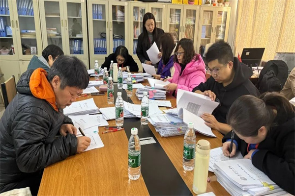 經濟學院組織開展2025屆畢業論文中期檢查