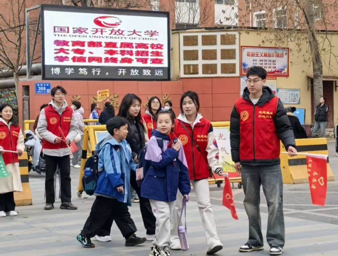 學習雷鋒精神，踐行教育使命——教育學院雷鋒月志愿服務活動