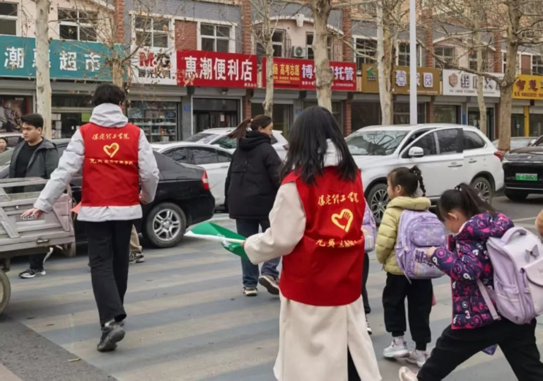 學習雷鋒精神，踐行教育使命——教育學院雷鋒月志愿服務活動