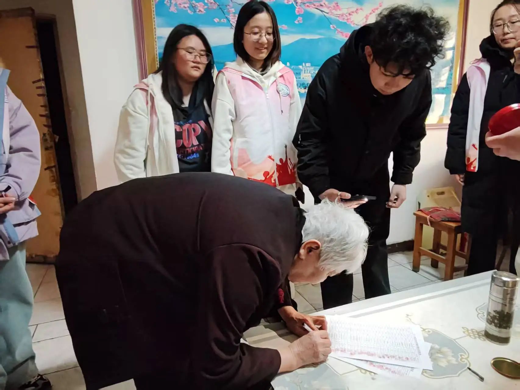 沐雷鋒之光，踐志愿之行