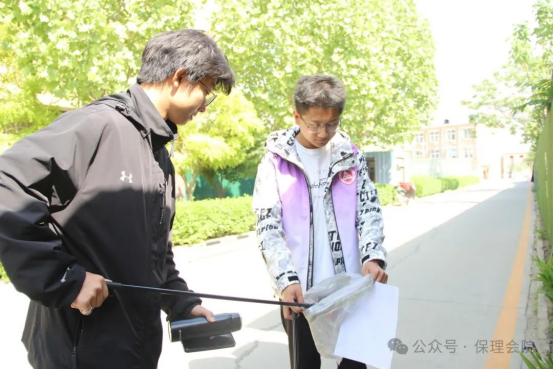 會(huì)計(jì)學(xué)院開(kāi)展衛(wèi)生整治，共建美好家園