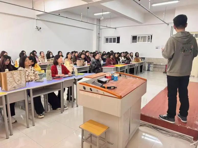智教啟新程，匠心鑄優課