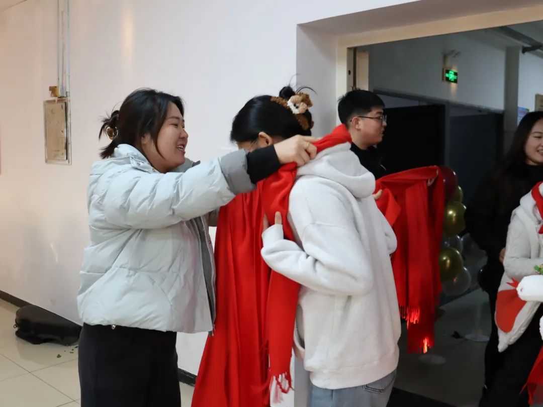 巳火煥新育夢路，奮楫篤行啟新途