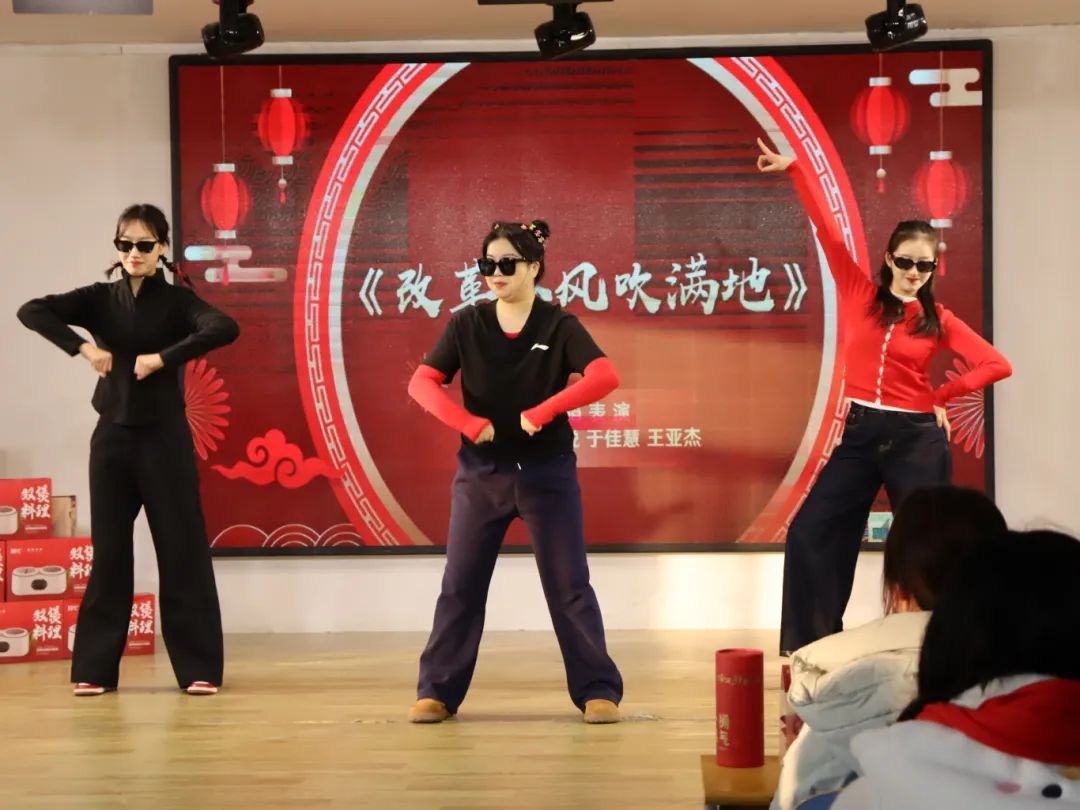 巳火煥新育夢路，奮楫篤行啟新途