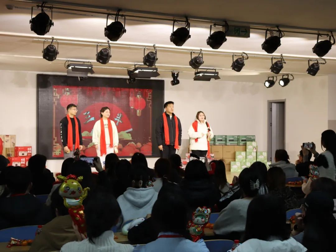 巳火煥新育夢路，奮楫篤行啟新途