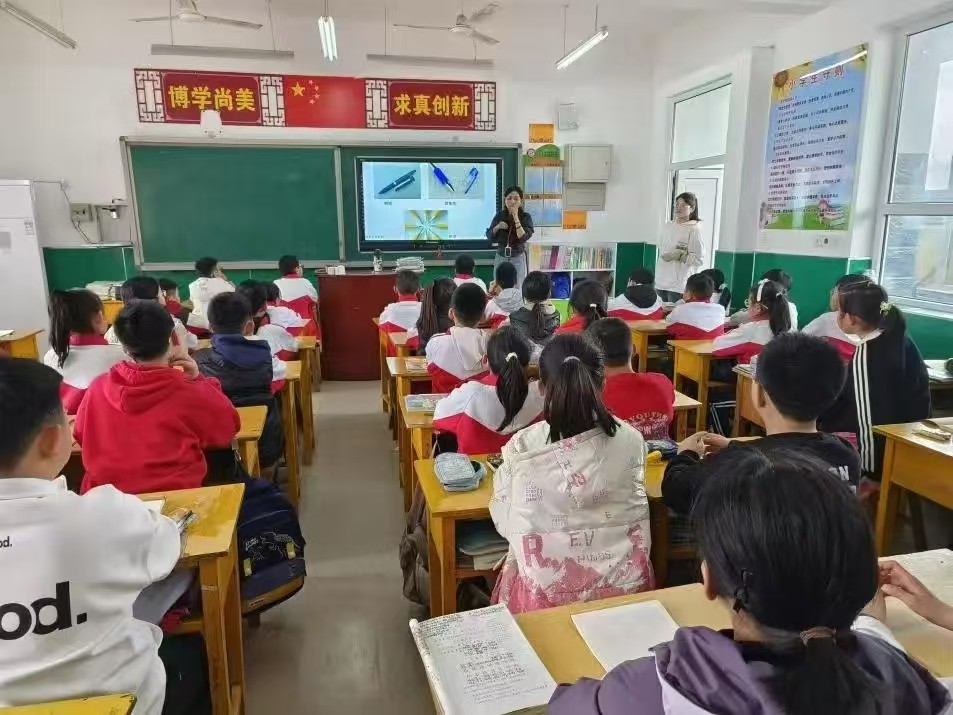 教師掛職清苑五小 “書(shū)法種子”播撒校園
