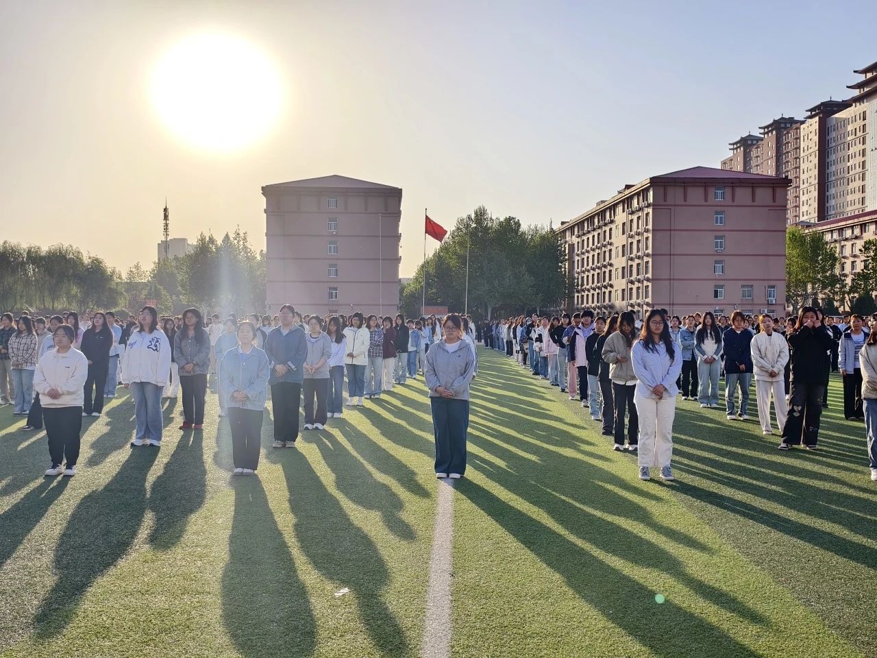 月度之星引前路，榜樣之光啟新程—四月月度表彰大會(huì)