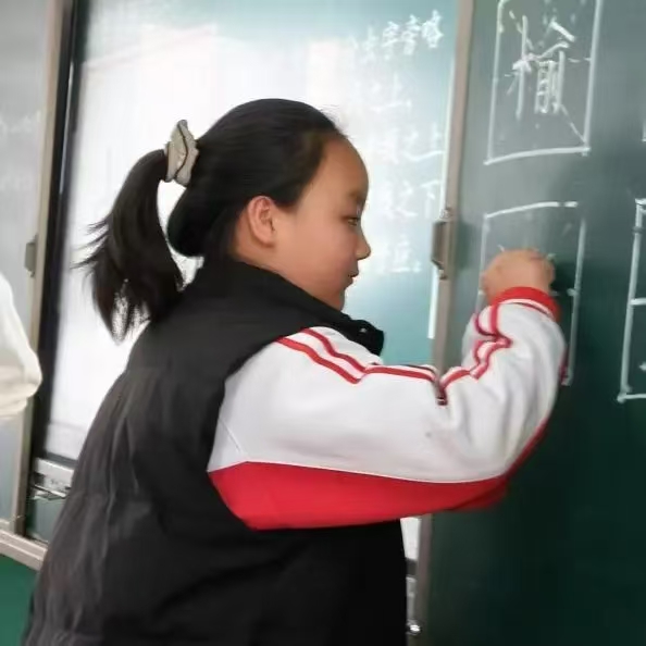 教師掛職清苑五小 “書(shū)法種子”播撒校園