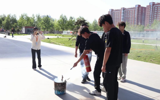 筑牢校園防火墻，讓安全成為一種習慣——保定理工學院會計學院消防演練