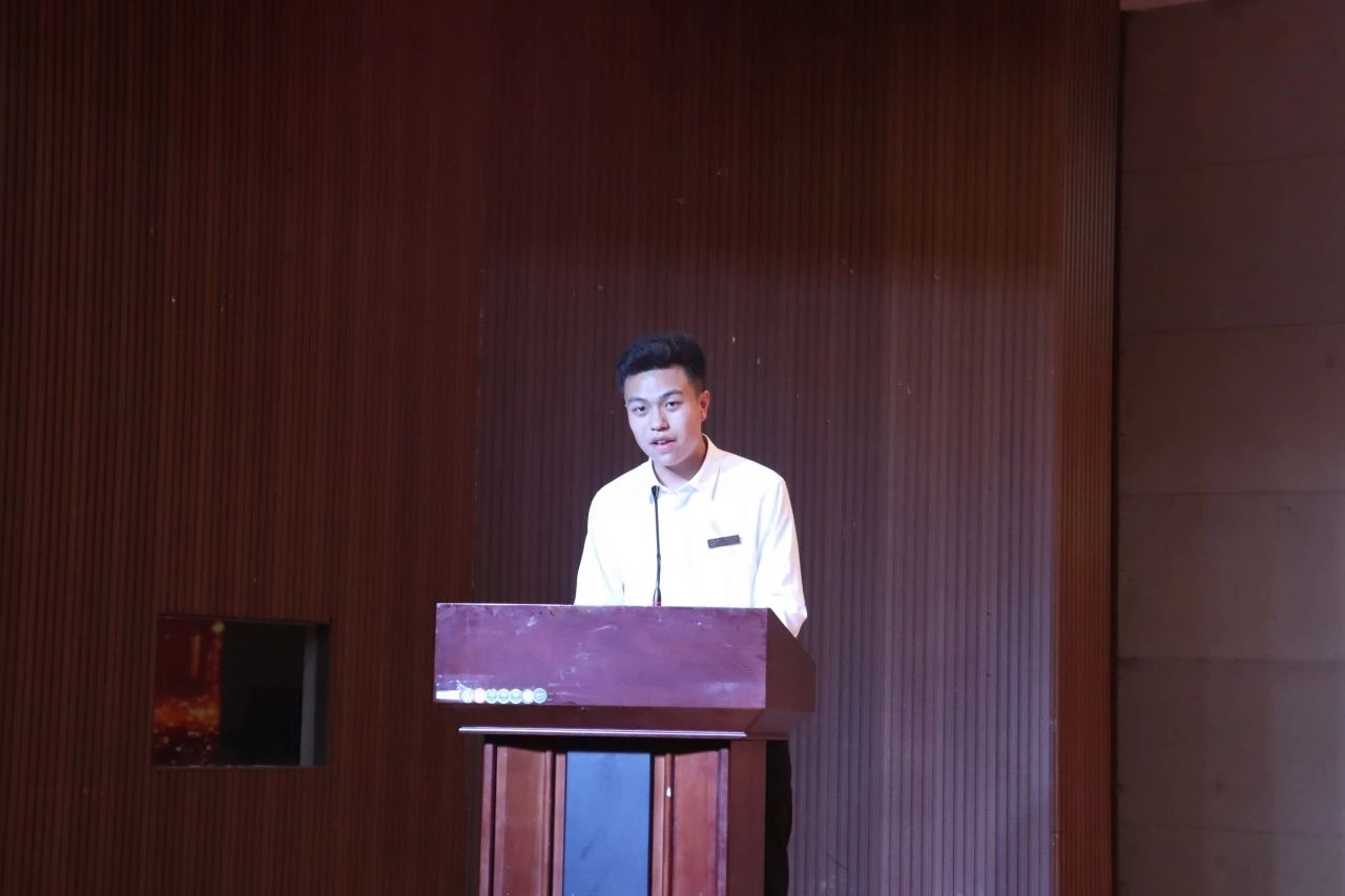 “崇德尚學(xué)揚(yáng)師道，鋒華正茂育新人”三月份教育學(xué)院表彰大會(huì)