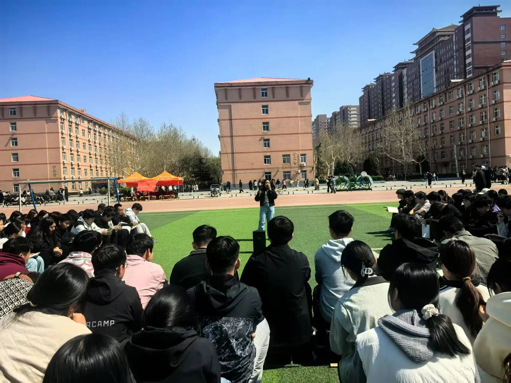 賦能學(xué)生成長，引航青春風(fēng)華