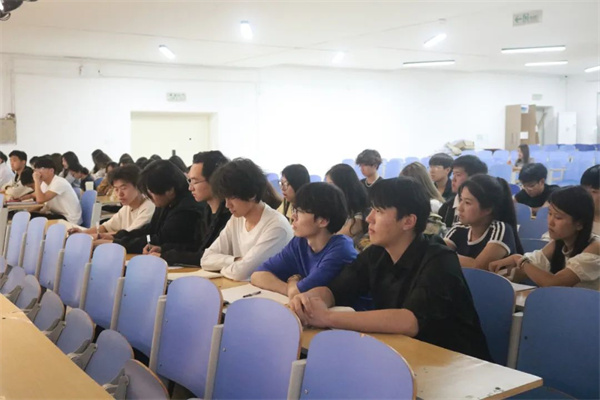 鑄魂育人守初心 思政賦能啟新程——康復醫學院2024級班干部專題培訓順利開展