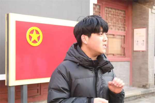 康復醫學院舉行2024年新發展團員入團儀式暨留法勤工儉學運動紀念館主題教育活動