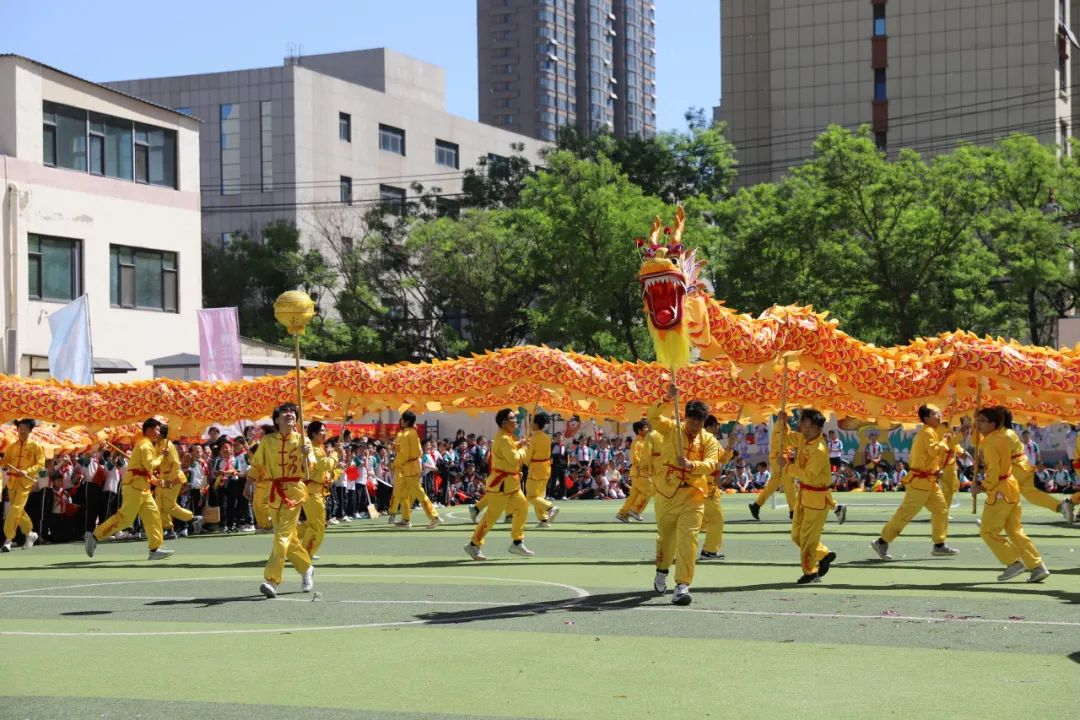 龍舞翩躚潤童心，美育芳華育幼苗