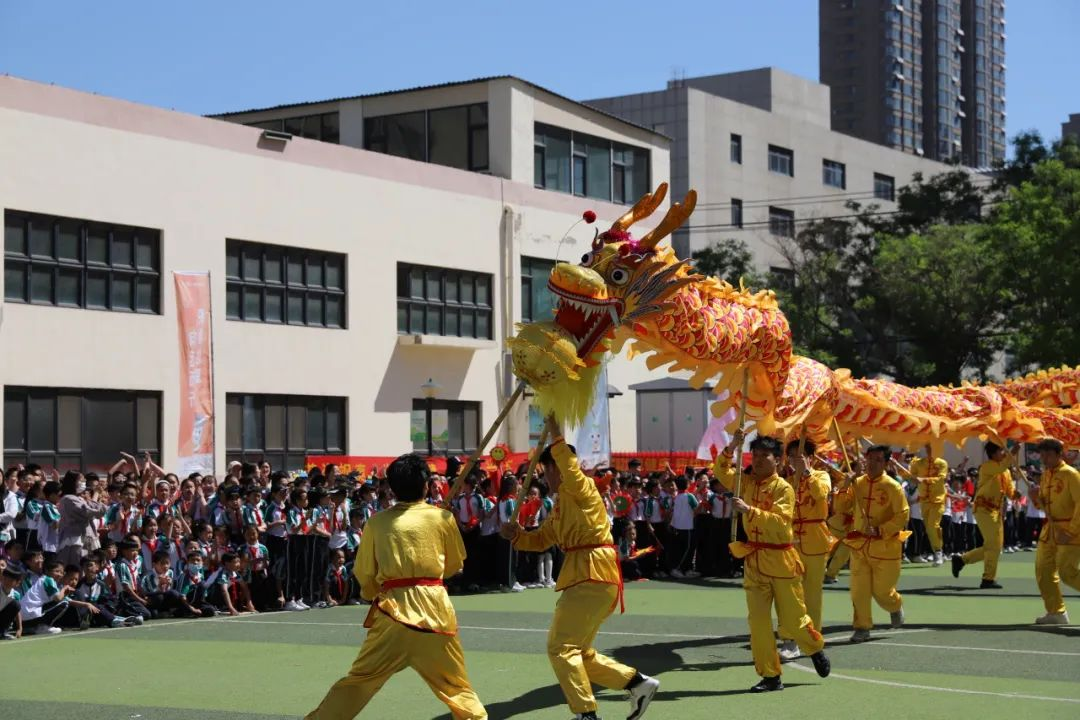 龍舞翩躚潤童心，美育芳華育幼苗