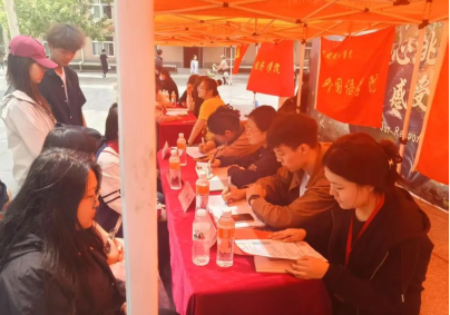 會計(jì)學(xué)院簡歷“問診”謀發(fā)展，會計(jì)學(xué)子啟新程
