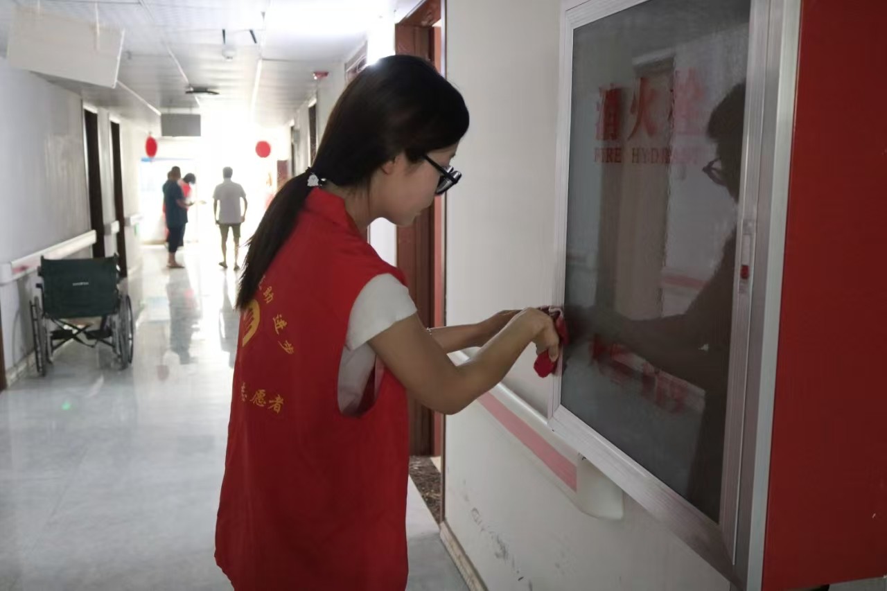 “情暖夕陽，志愿同行”?——保定理工學院經濟學院志愿者走進南祥園養老院開展志愿服務活動