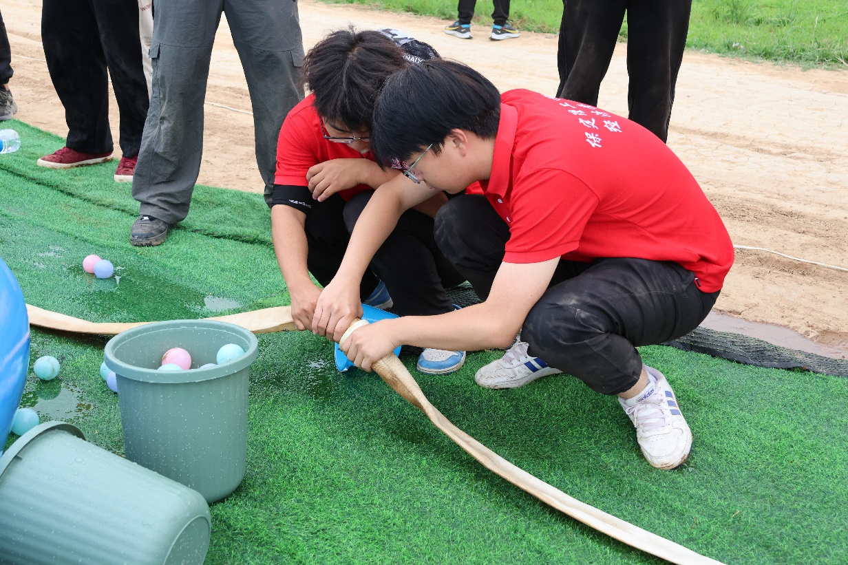 【青春聚力，實(shí)踐礪行】勞動(dòng)礪心智，實(shí)踐育新人——經(jīng)濟(jì)學(xué)院走進(jìn)盛堯都市生態(tài)農(nóng)場(chǎng)，開展勞動(dòng)教育實(shí)踐活動(dòng)