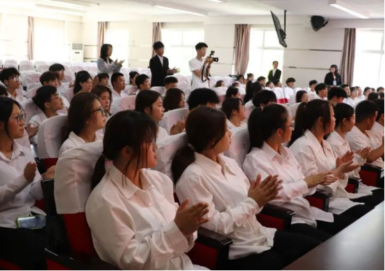 青馬起航筑信仰，青春向黨譜華章——會計學院青馬培訓班開班儀式