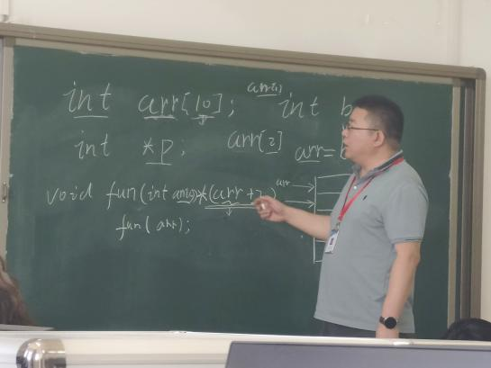 【匠心錘煉，教學精進】 磨課技，提師能——信息科學與工程學院教師練課精進系列活動（十二）順利開展