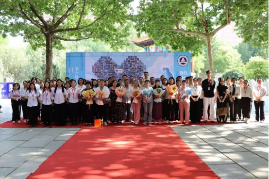 逐夢青春 遠(yuǎn)行思恩 ：會計學(xué)院2025屆畢業(yè)典禮暨學(xué)位授予儀式