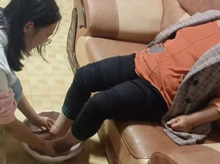 孝老愛親傳佳話，弘揚美德樹新風——感恩教育