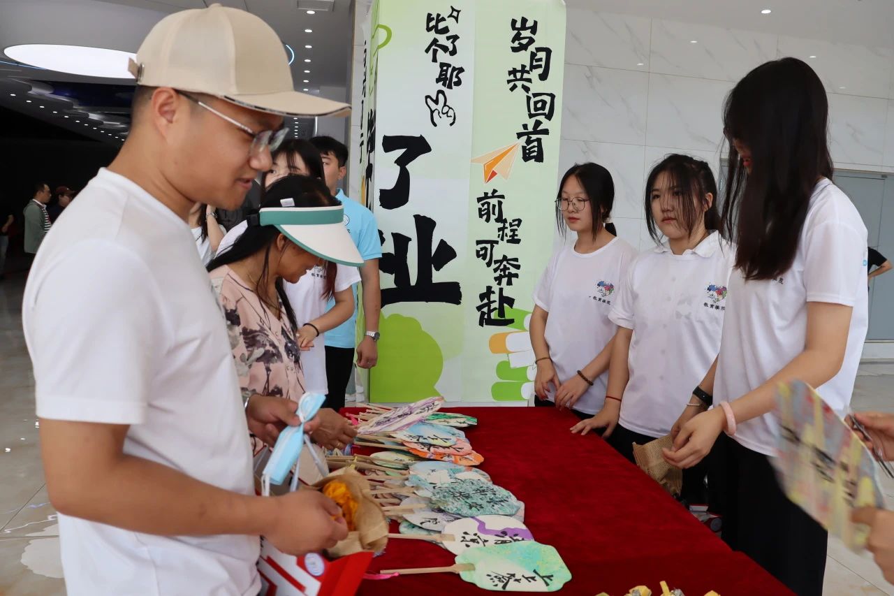 保定理工學(xué)院‖教育學(xué)院‖遇見未來，共育花開—2025屆教育學(xué)院家長接待日圓滿完成