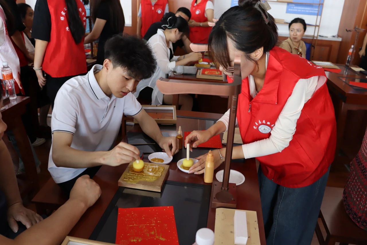 保定理工學(xué)院‖教育學(xué)院‖遇見未來，共育花開—2025屆教育學(xué)院家長接待日圓滿完成