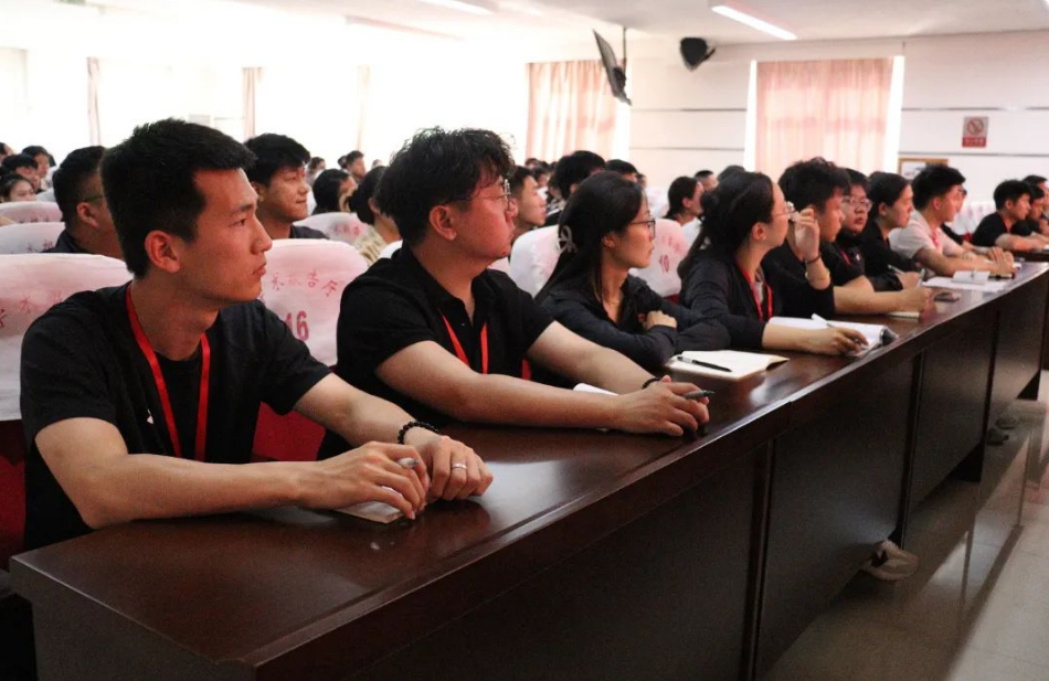 強化服務精管理 深耕養成育新人||增強服務意識，抓好學生管理工作